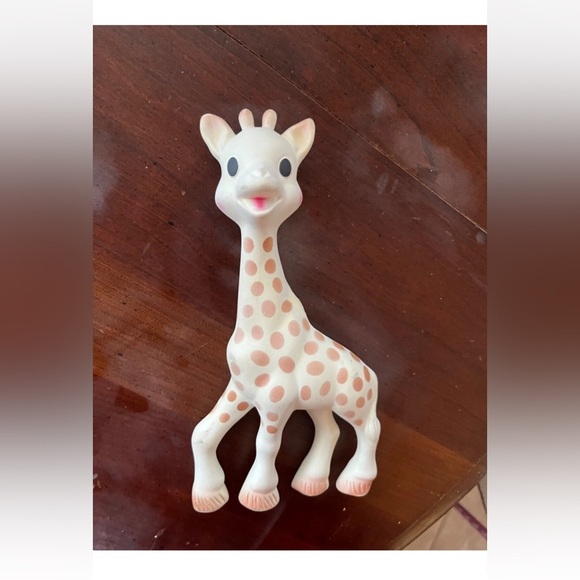 Adorable Giraffe Teether Toy - Picture 2 of 3